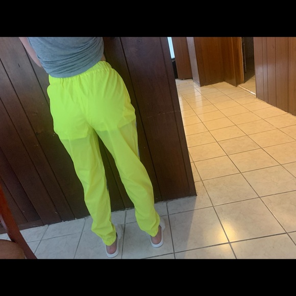 Fashion nova neon lime lounge set! - Picture 13 of 13